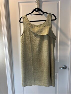 Women's Light Olive Green Sleeveless Shift Dress